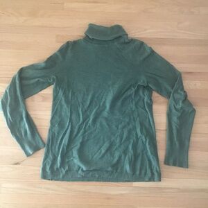 GAP Turtleneck Sweater Size Medium